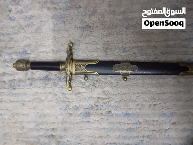 انه خنجر جديد وغير مستعمل