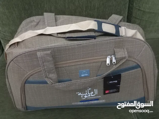 شنطة سفر تفاصيل المقاس : الطول 67سم _ العرض 23سم _ الارتفاع 40سم