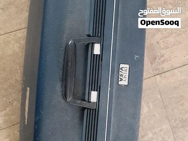 للبيع حقيه سفر  ديلسي(Delsey)  فرنسيه اصليه قديمه
