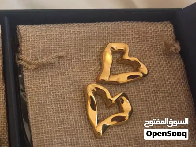 حلق مطلي ذهب ، pair of palated Gold heart shaped
