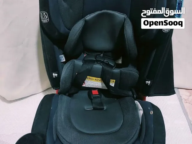 كرسي سيارة للأطفال