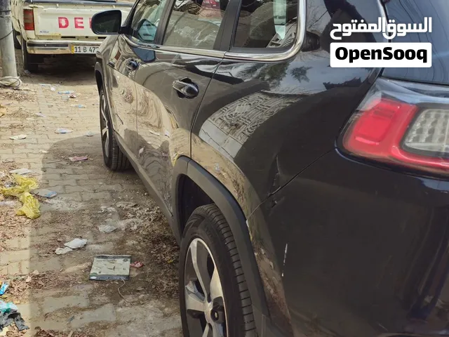 جيب شيروكي 2019 ( Limited  ) امريكي وارد