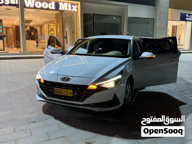 2021 هيونداي افانتي SE