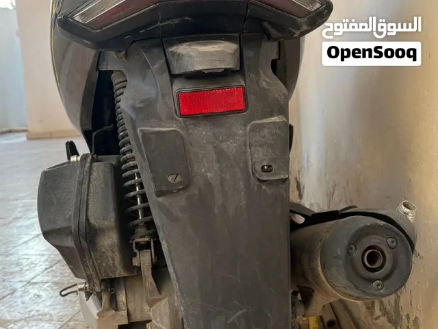 الموطو واقفة