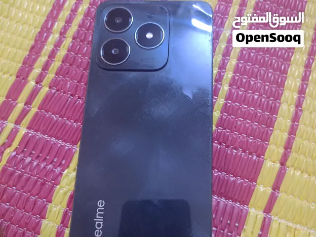 فنانه اموره طيبه ما في شيء خراب