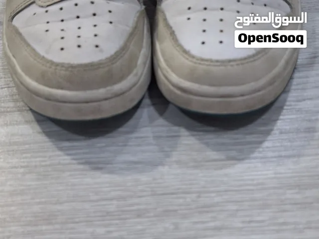 nike beige shoes