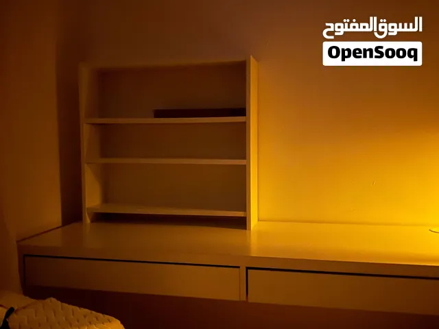 غرفه نوم ومكتبه