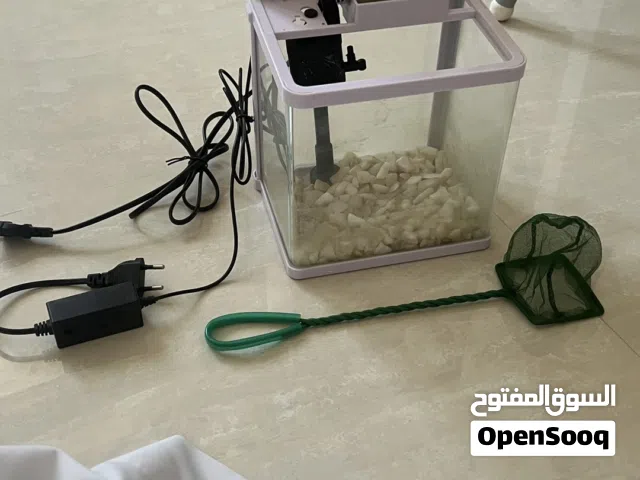 للبيع حوض سمك ما في اي خراب و في إضاءه و نضيف