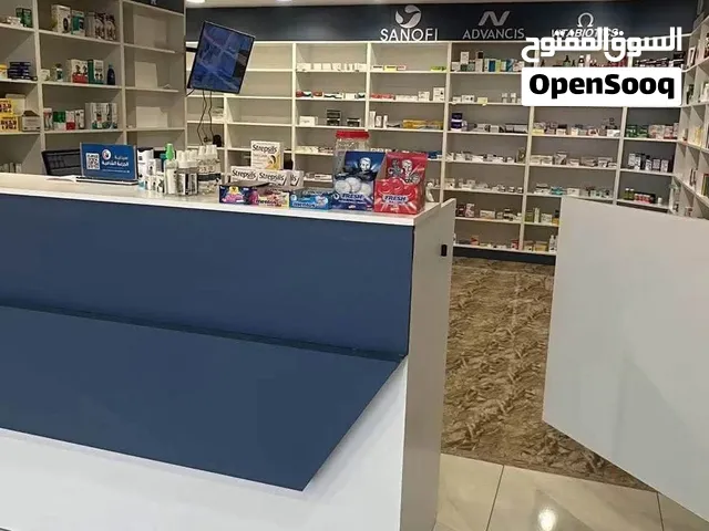 صيدليه للبيع خلو و رجل