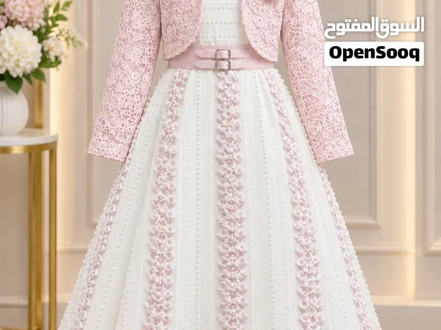 ملابس بناتي وولادي يوجد فساتين واطقم وفي فساتين ستاتي