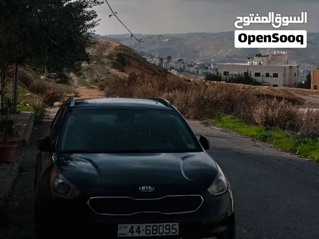 سيارة كيا نيرو Touring 2017 (مواصفات أمريكية)