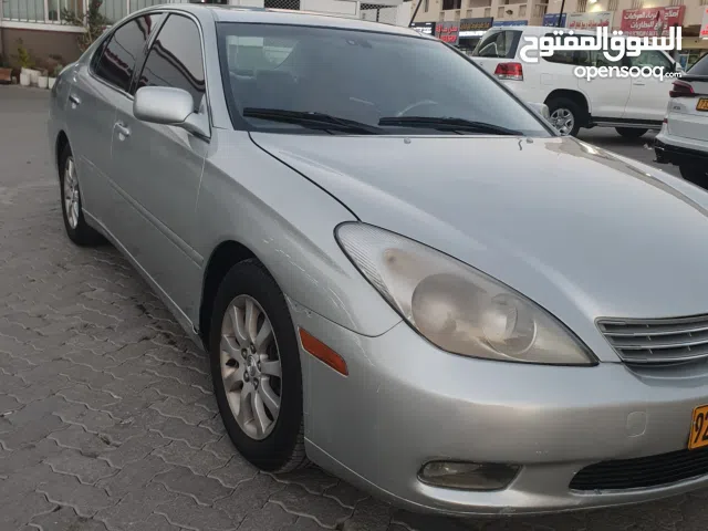 لكزس ES300 موديل 2002 نظيف مسرفس وجاهز إن شاءالله افحص وفالك التوفيق  * تجديد وتأمين حديث سنة