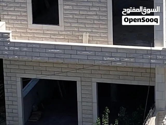 كراجات مجهزة مساحة 110متر مربع على الشارع الرئيسي اول نزول بتير