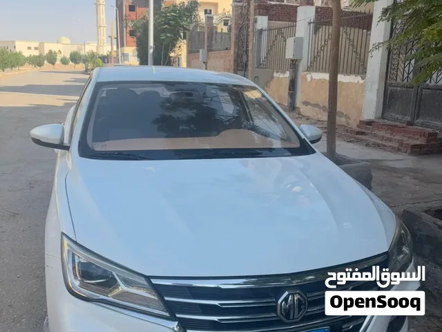 سياره ام جي 5 استاندرد