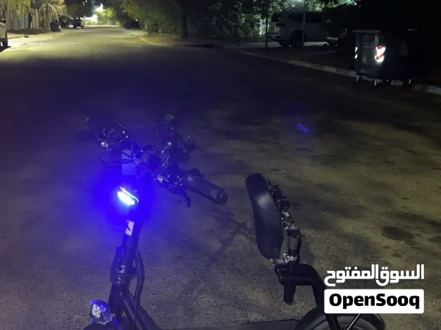 سكوتر للبيع ب 1400 مستخدم 4 اضني او 3 شهور السكوتر ما يشكي من شي كل شي شغال