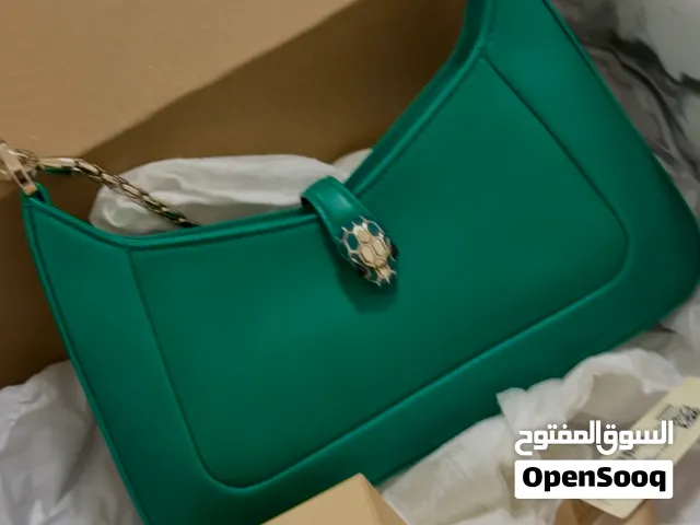 شنطه بلقاري جديده اصليه 100٪ مع وصل اوناس new bvlgari bag never used 100% original with ounass bag