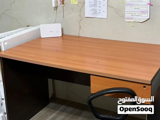مكتب دراسة+ كرسي+ اطار تلفاز مع تواليت