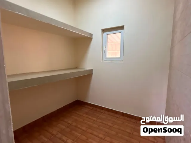 فيلا راقيه بموقع مميز بالخوض السادسه