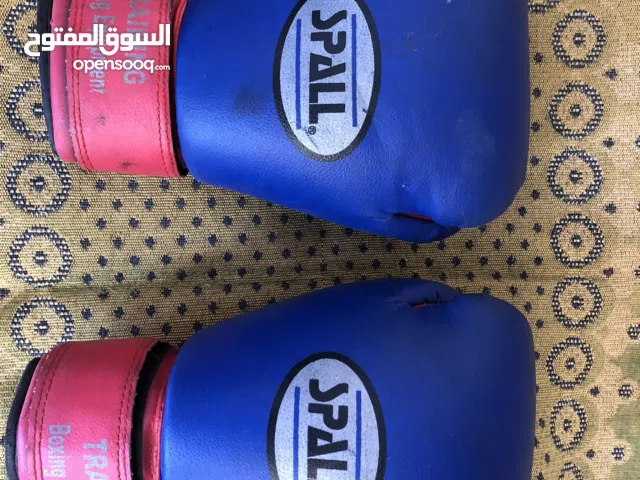 قفازات ملاكمه/وواقيات تدريب/رياضه/فنون قتاليه للبيع