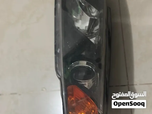 طقمين اضوية كيا لوتزي 2009 للبيع بحالة جيدة