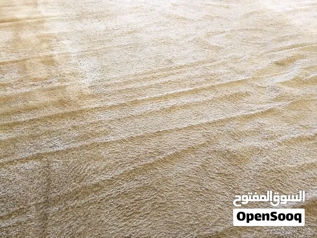 موكيت نوعيه ممتازة قياس 4*4 م بحالة ممتازة وبسعر حرق