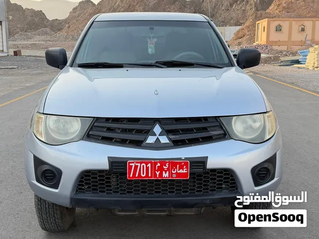 للبيع بيكب ميتسوبيشي غمارتين فورويل نظيف وبحالة الوكالة