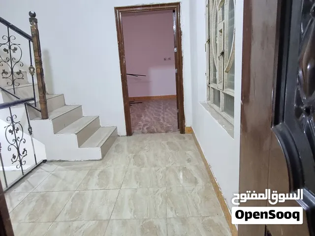 مشتمل 3 غرف قرب الشارع العام في الجنينة ( حي الانتصار )