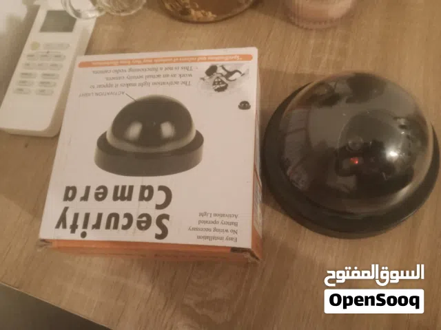كميرات وهميه كائنها حقيقيه بتضوي وبتطفي