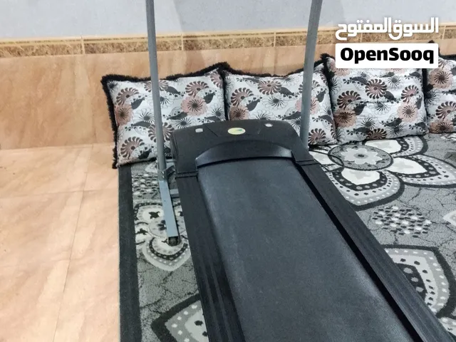 جهاز جري ممتاز جدا وبدون مشاكل السرعه ممتاز والوزن ممتاز .