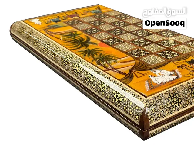 لوحة طاولة زهر فاخرة من خاتم كاري مزينة برسومات جمل وعربة