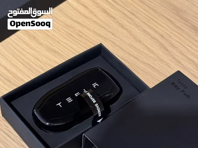 مفتاح تسلا الأصلي جديد