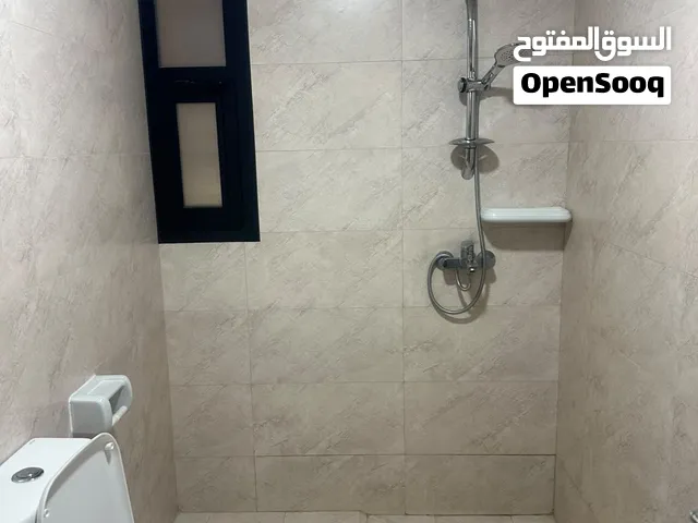 شقة للايجار في الخوض السادسه