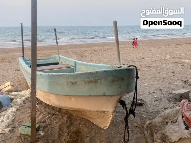 للبيع قارب 20 مطلوب فيه 300 قابل للي له راده