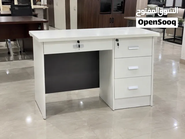 مكتب أبيض أنيق مع 3 أدراج وقفل 140 سم