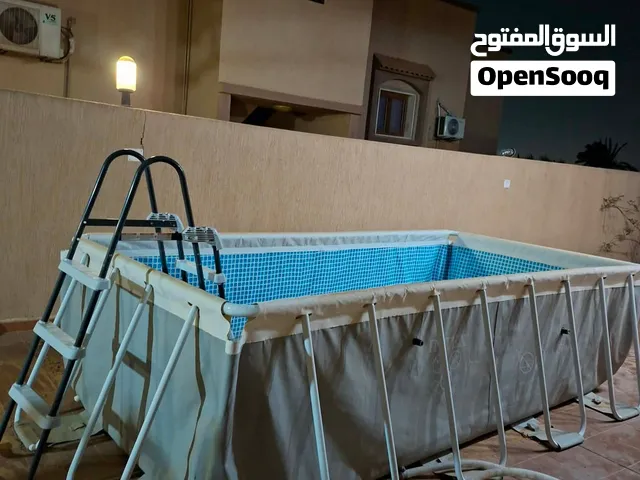 حوض سباحة للبيع