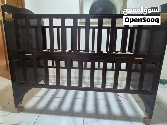 سرير أطفال لم يستعمل إلا قليل baby bed used for a little