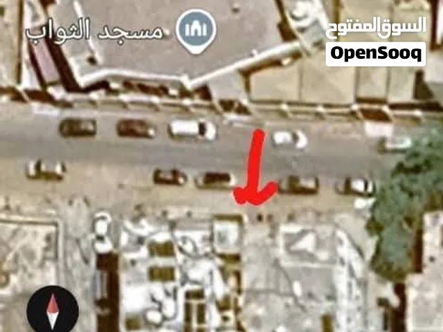 محلان للايجار عدد 2 مفتوحين على بعض الموقع عدن .المعلا منطقة حافون .