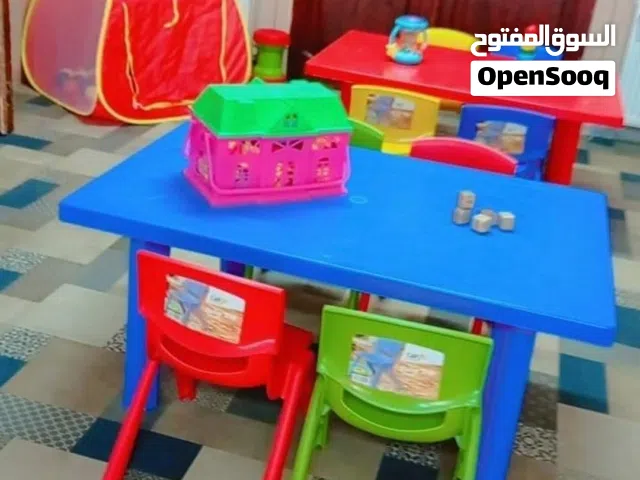 طاولات وكراسي اطفال بلاستيك للحضانات ورياض الأطفال وغرف الاطفال متوفر خدمة التوصيل لجميع المحافظات