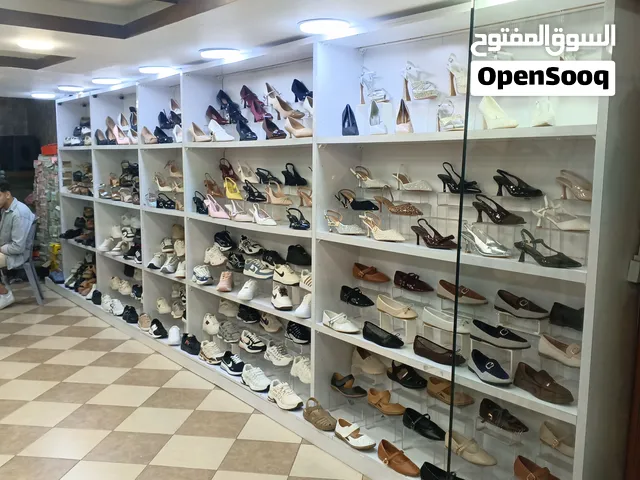 رفوف للاحذيه