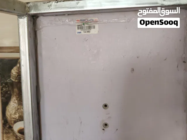 طاولة حديد معدلة مع الحداد مع مرآة.. .