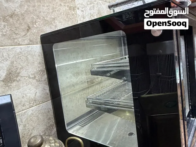 ثلاجة عرض للبيع بحالة ممتازه