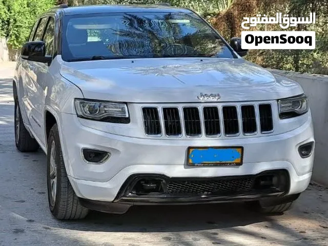 Jeep Grand Cherokee 2015 model in excellent condition. Single-owner vehicle, Well maintained