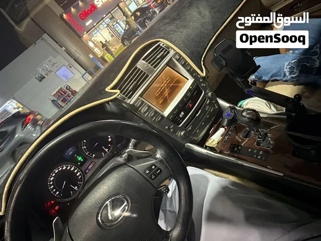 لكسز صالون 300 IS