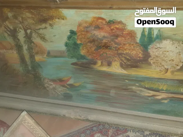 لوحة فنية قديمة  انتيك برواز خشب يدوي الصنع --ويوجد عفش شقة كامل للبيع