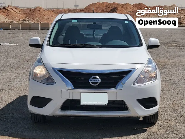 نيسان صني 2020 لون ابيض للبيع