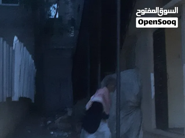 مخزن مثل الهنجر دور ثاني في عمارة صبه مسلح  مفتوح كامل على درج منفصله وحوش منفصل للايجار بسعر عرطة