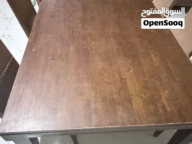 طاولة طعام