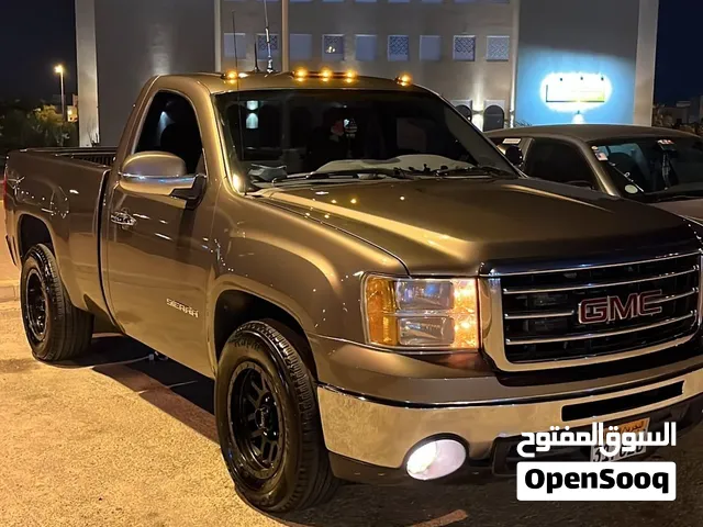 Used GMC Sierra in Northern Governorate