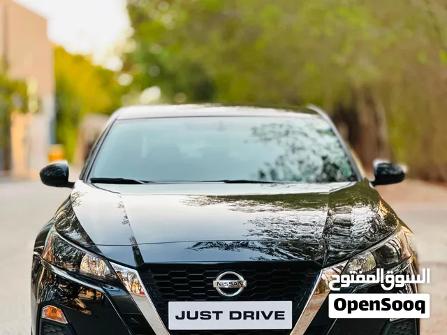 Nissan Altima 2022 single owner zero accident low Mileage full agency maintained still brand new