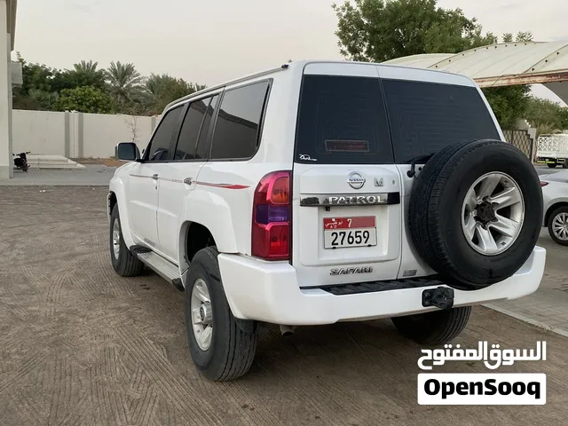 نيسان فتك موديل 2008